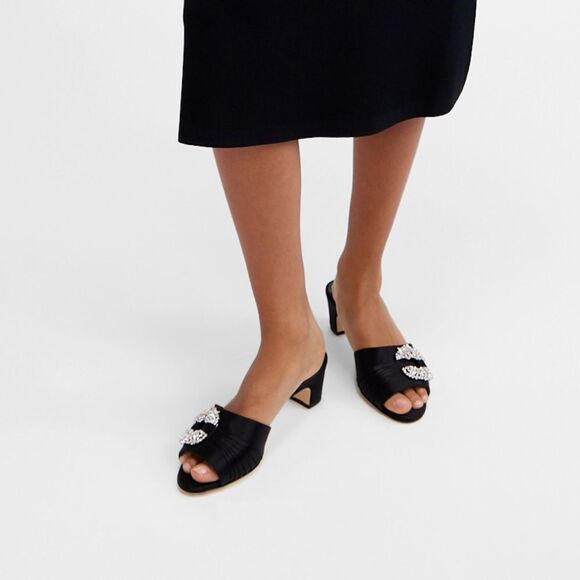 Manolo Blahnik Prinap 50MM Satin Crystal Buckle Mules size 36 - Picture 2 of 15